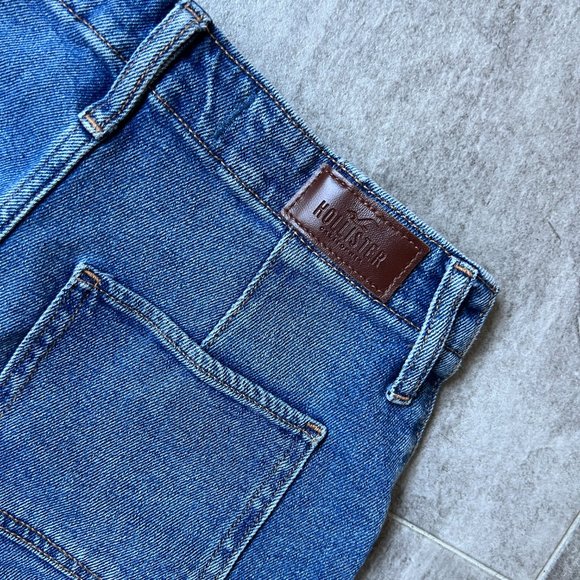 Hollister High-Rise Denim Mom Shorts 3" - Picture 4 of 5